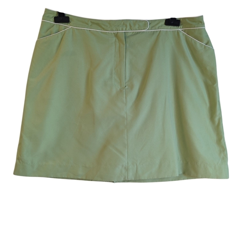 Izod Light Green Skort